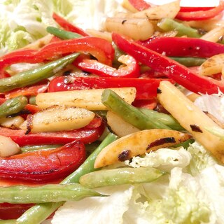 彩り野菜のホットサラダ